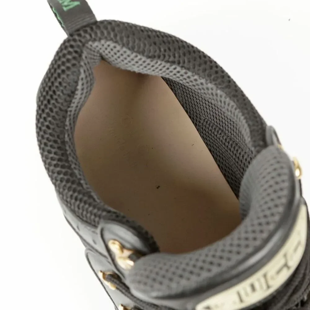 Flaxy Sneakers Size